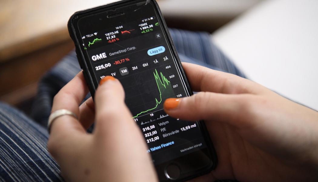 Henrik Montgomery/TT: Börsen återhämtar sig efter torsdagens kursfall på 3,4 procent för OMXS-index. Arkivbild