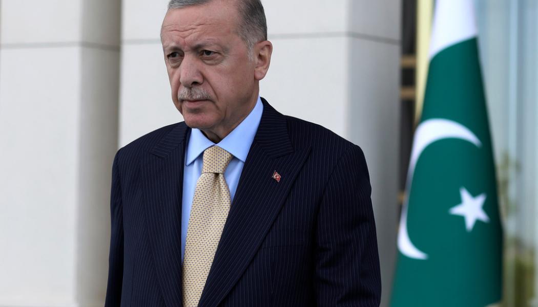 Burhan Ozbilici AP/TT: Turkiets centralbank, enligt kritiker i praktiken är politiskt styrd av president Recep Tayyip Erdogan, lämnar styrräntan oförändrad trots skyhög inflation. Arkivbild