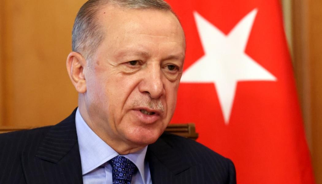 Vyacheslav Prokofyev/AP/TT: Förtroendet för Turkiets ekonomiska politik är kört i botten. På bilden president Recep Tayyip Erdogan. Arkivbild.