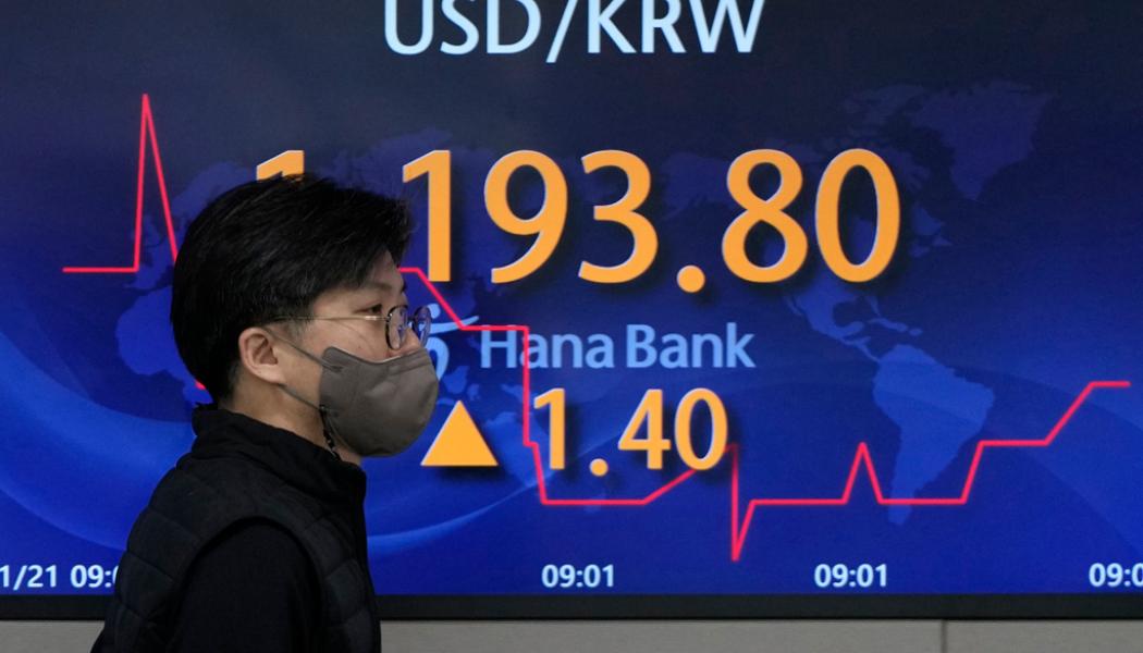 Lee Jin-man AP/TT: Kraftigt tryck nedåt på dollarn under nattens valutahandel. Arkivbild
