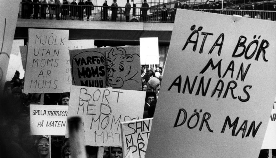 Lennart Nygren/TT: Krav på pristak på mat är inget nytt. Skärholmsfruar demonstrerade för 51 år sedan i Stockholm mot de höga matpriserna. Bilden tagen 1972.