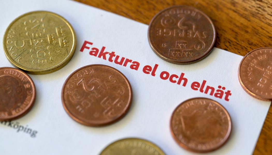 Janerik Henriksson/TT: Dags betala aprilfakturan. Arkivbild.