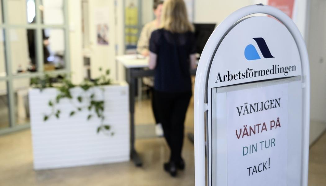 Bertil Ericson / TT: Ännu ingen längre kö hos Arbetsförmedlingen. Arkivbild.