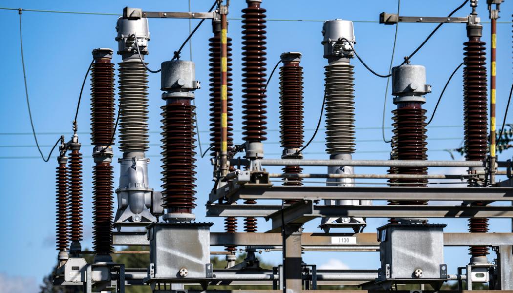 Johan Nilsson/TT: Risken för att delar av elnätet kopplas ifrån är uppenbar om några vintrar. Arkivbild.