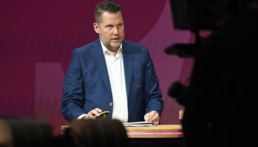 Jessica Gow/TT: Spelutvecklaren Embracer, med vd Lars Wingefors, lanserar ett stort sparpaket. Arkivbild.