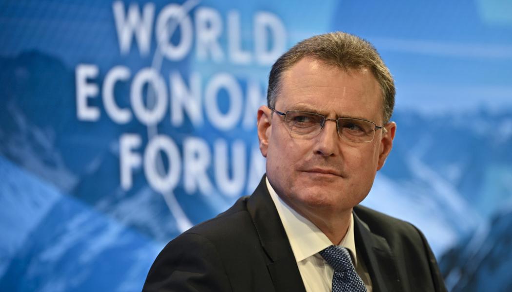 Gian Ehrenzeller/AP/TT: Schweiz centralbank, med chefen Thomas J Jordan, presenterar räntebesked. Arkivbild
