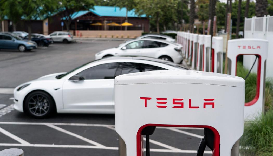 Jae C. Hong/AP/TT: Biltillverkaren Tesla stäms av en amerikansk antidiskrimineringsmyndighet. Arkivbild.