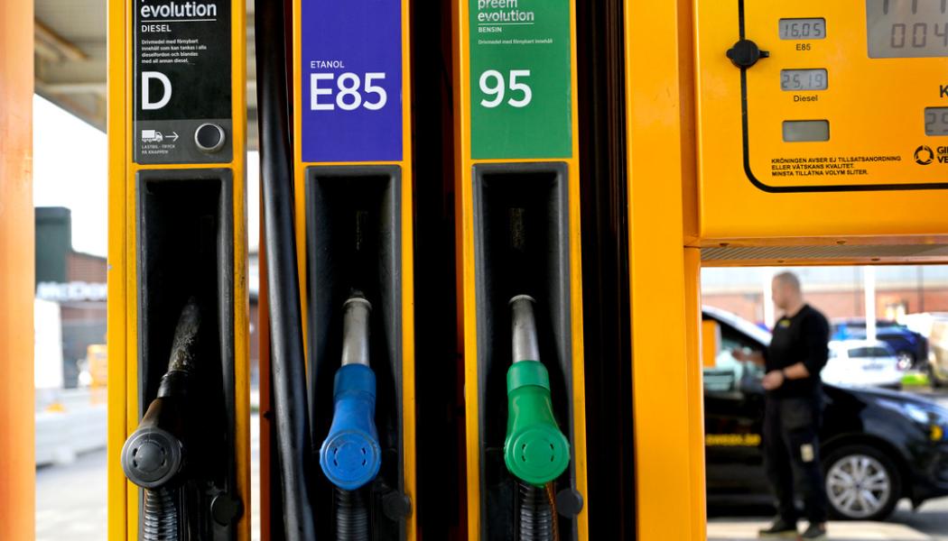 Janerik Henriksson/TT: Idag väntas bensin- och dieselpriserna vända neråt. Arkivbild.