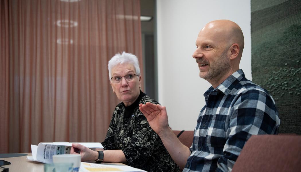 Caisa Rasmussen/TT: Åsa Lindestam, ordförande för Pensionärernas riksorganisation (PRO), och Ola Nilsson, sakkunnig i konsumentfrågor. Arkivbild.