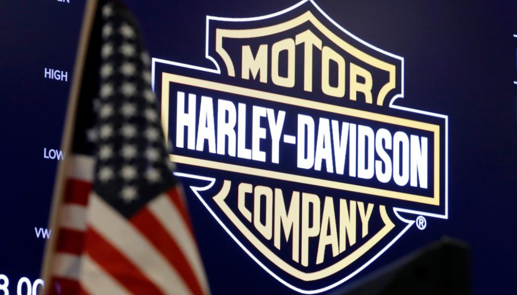 Richard Drew AP/TT: Bokslut från Harley-Davidson. Arkivbild