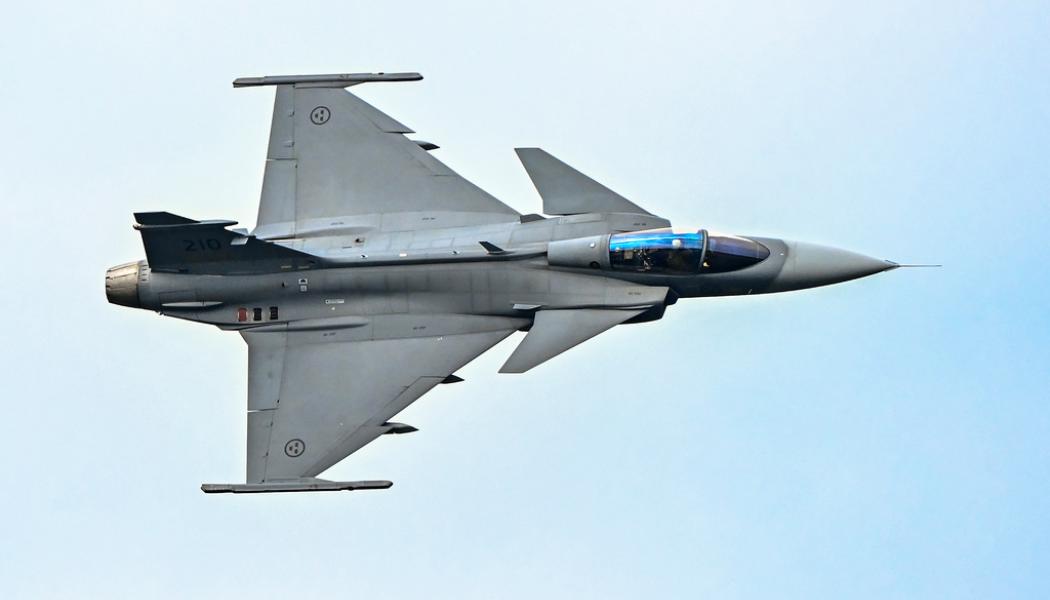 Jonas Ekströmer/TT: Försvarskoncernen Saab, som bland annat tillverkar stridsflygplan, rapporterar bokslut. Arkivbild