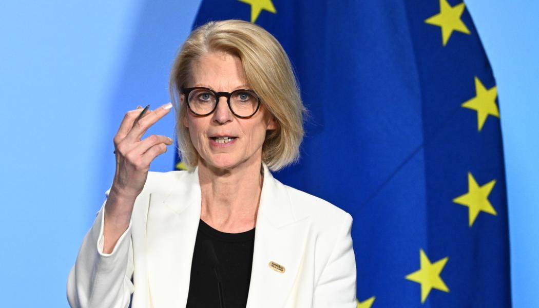 Claudio Bresciani/TT: Finansminister Elisabeth Svantesson (M) och hennes kollegor i andra EU-länder får nya budgetregler att hålla sig till från 2025 efter en EU-kompromiss. Arkivbild.