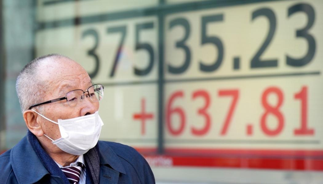 Eugene Hoshiko/AP/TT: Börsen i Tokyo steg i den tidiga tisdagshandeln. Arkivbild.
