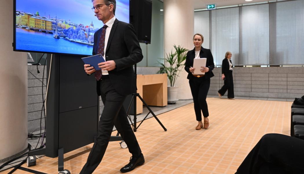 Fredrik Sandberg/TT: Tidigare förlustaffärer som gröpt ur det egna kapitalet gör att det inte blir någon utdelning till staten från Riksbanken, med chefen Erik Thedéen. Arkivbild