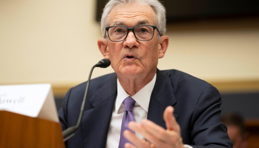 Mark Schiefelbein/AP/TT: Fed-chefen Jerome Powell höll tal och frågades ut i kongressen.