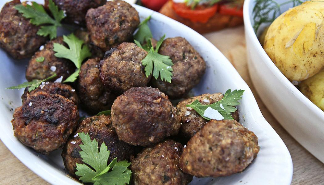 Dan Strandqvist//TT: Remeat lät nyligen en samarbetspartner smaka köttbullar, vars färs odlats på en gård i Skåne. På bilden andra köttbullar. Arkivbild.