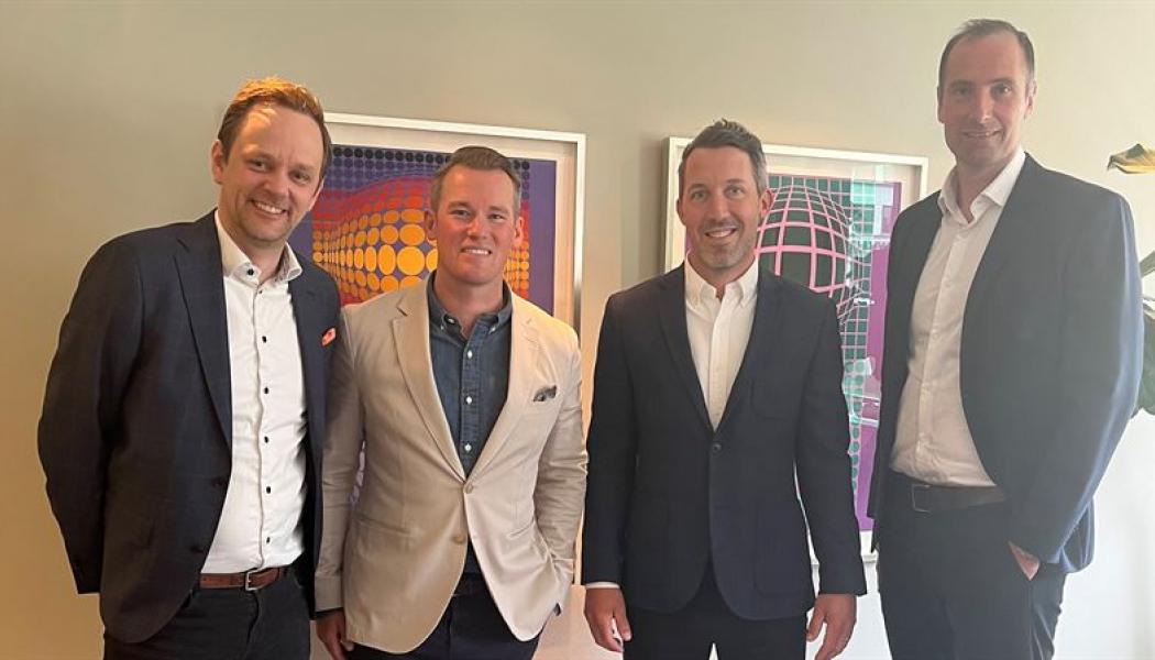 Fr v: Jonas Mårdell, CFO Assemblin VS, Gustaf Rova, NGLEE, Benny Lieberth, NGLEE, Andreas Aristiadis, vd Assemblin VS. Foto: Assemblin