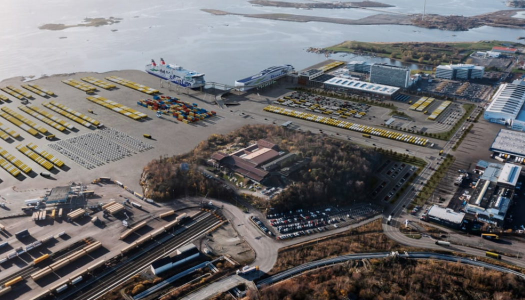 Visionsbild av Arendal vid en flytt av Stena Lines trafik och terminalverksamheter till området. Illustration: Göteborgs Hamn/Stena Line.
