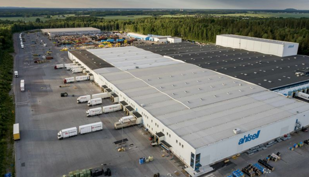 Alla Ahlsells fjärrtransporter körs på det fossilfria dieseldrivmedlet HVO100. Foto: Ahlsell