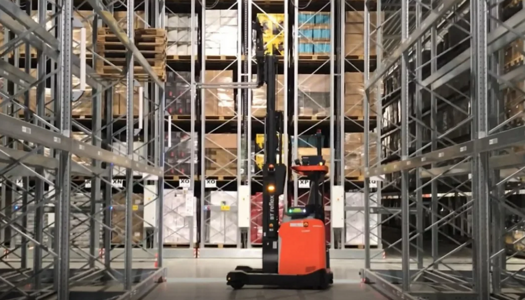 Toyota effektiviserar arbetet med Julas logistik. Foto: Toyota 