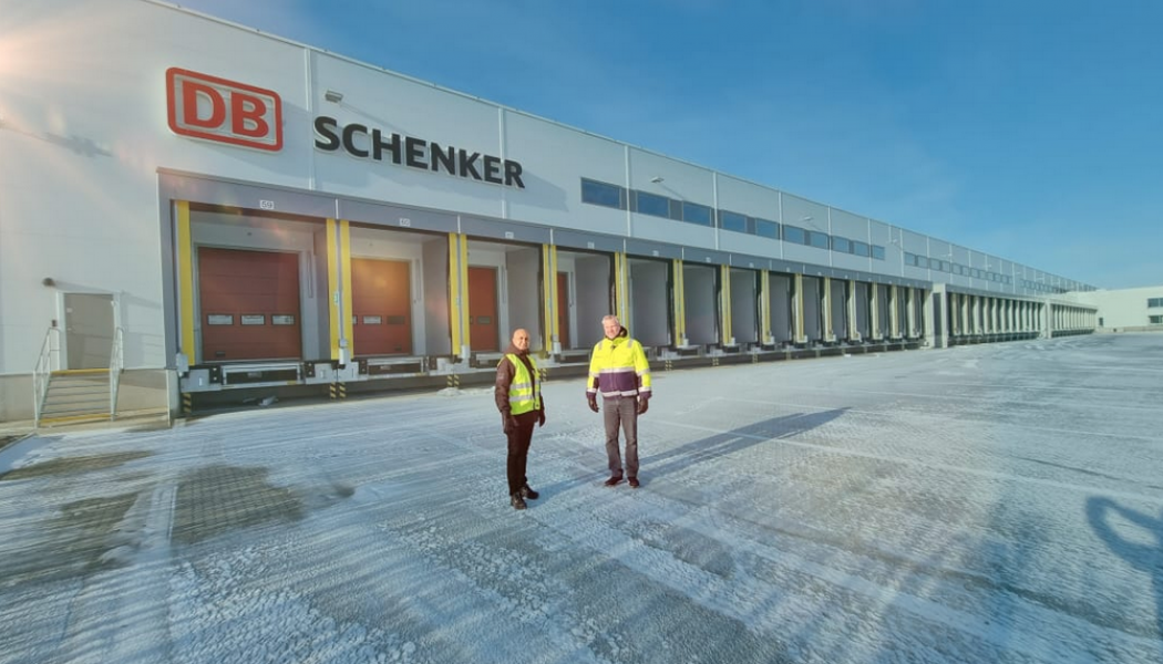 DB Schenkers nya anläggning är utrustad med 150 kW solcellstak. Foto: DB Schenker
