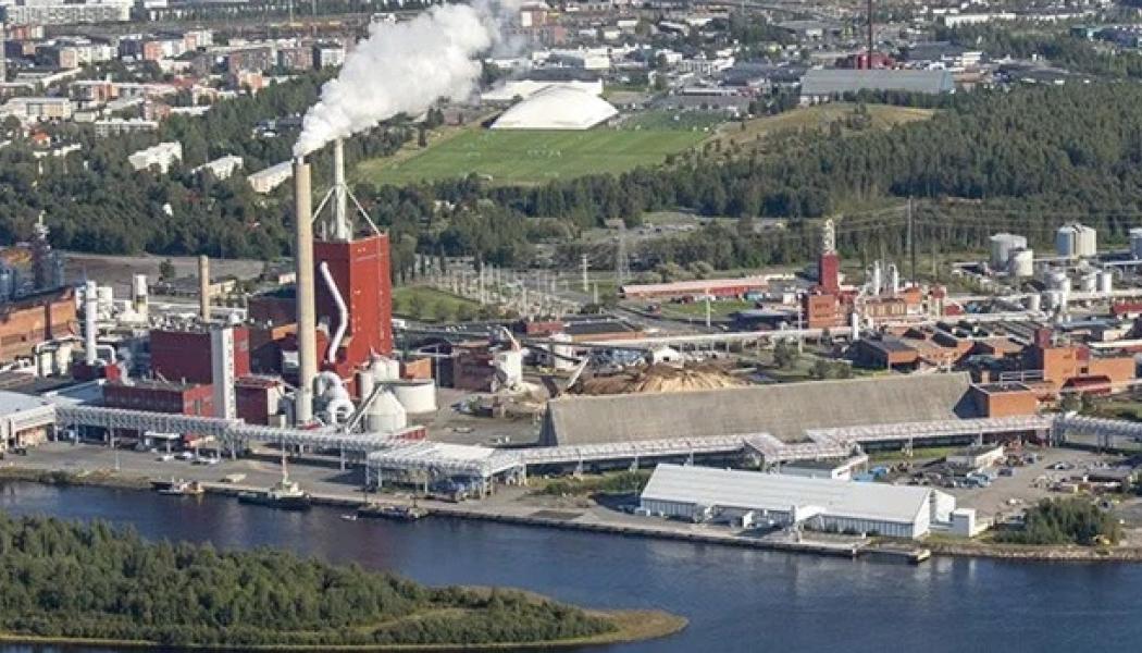 Stora Ensos anläggning i Uleåborg. Utsläppen av näringsämnen och termisk belastning till Uleåborg-flodens estuarium kommer enligt företaget att inte öka. Foto: Stora Enso