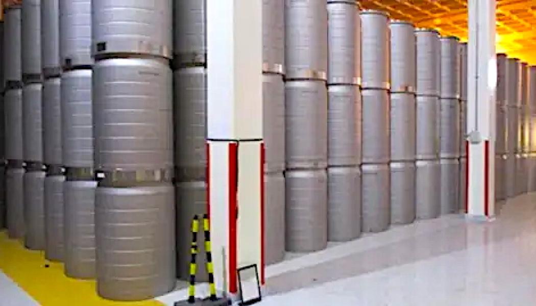 En behållare med plutoniumrester har för första gången bearbetats till en stabil avfallsform i Storbritannien, enligt den brittiska kärnavfallsmyndigheten.
Bildkälla: NDA