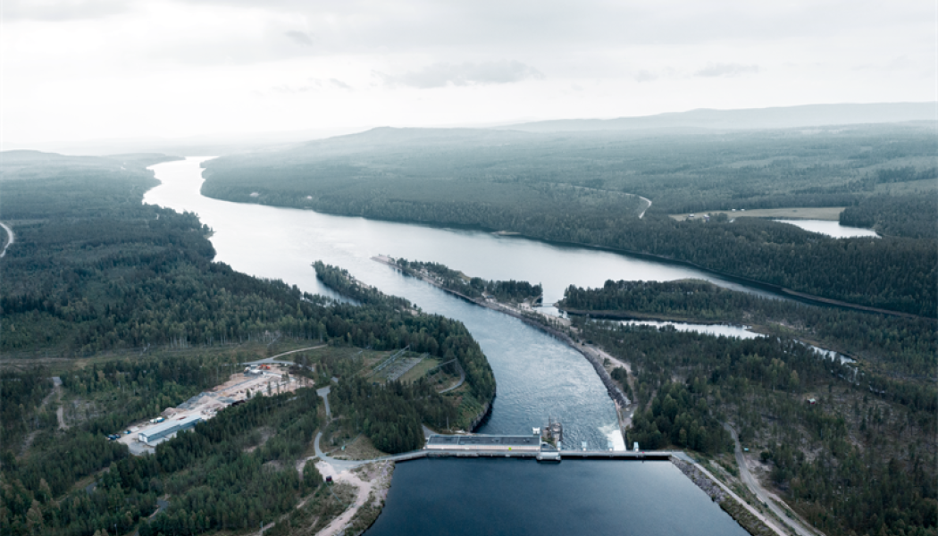 Borealis och Vattenfall stärker sitt samarbete med det första långsiktiga energiavtalet, där 175 GWh fossilfri el från Vattenfalls vattenkraftverk i Lule älv levereras till Borealisanläggningen i Stenungsund från och med januari 2024. Foto: Vattenfall