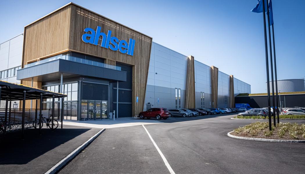 Huvudentré till Ahlsell Hallsberg LCU. Fotograf: Ahlsell