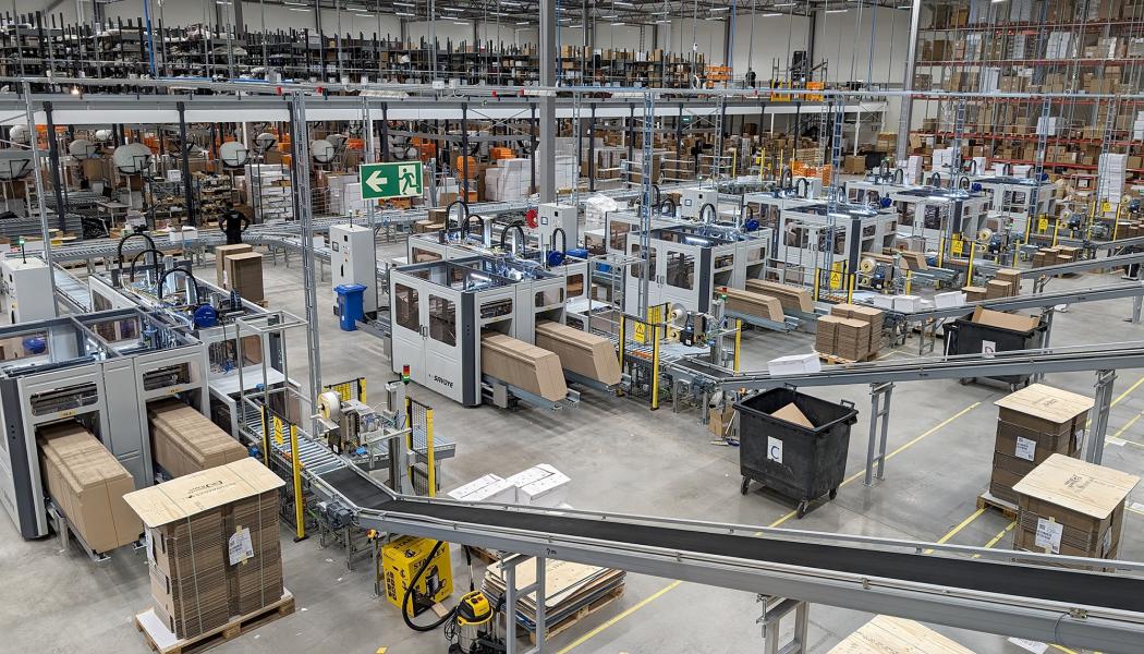 Jivaro förpackningsmaskiner är centrala i anläggningen som under Black Week och andra toppar kan hantera upp till 25 000 ordrar om dagen. Foto: ITO PallPack