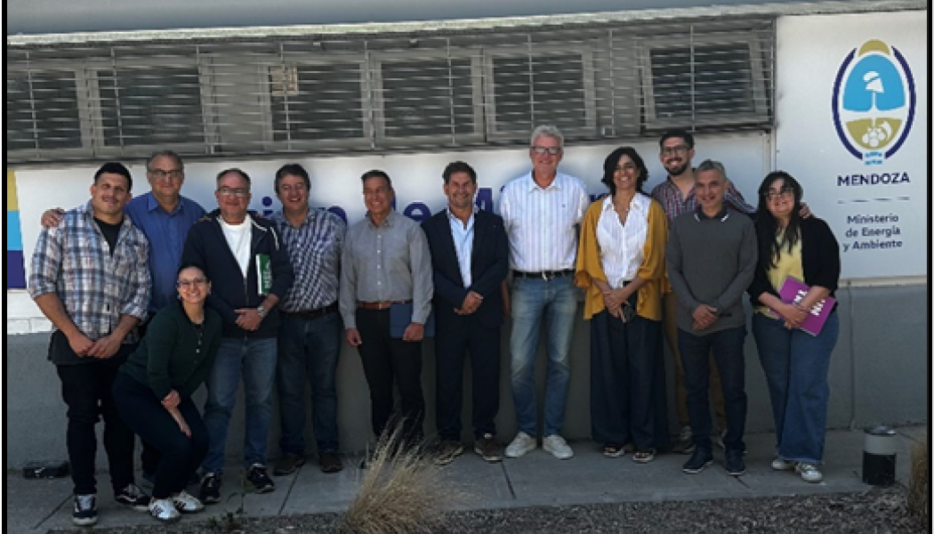 Presentation av AxoPur och workshop med tillståndsmyndigheten för gruvor i Mendoza provinsen. Foto: Axolot