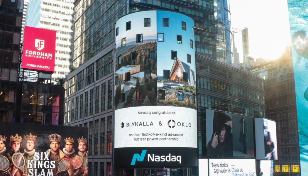 Blykalla och Oklo firar på Times Square i New York. Bild: Blykalla.