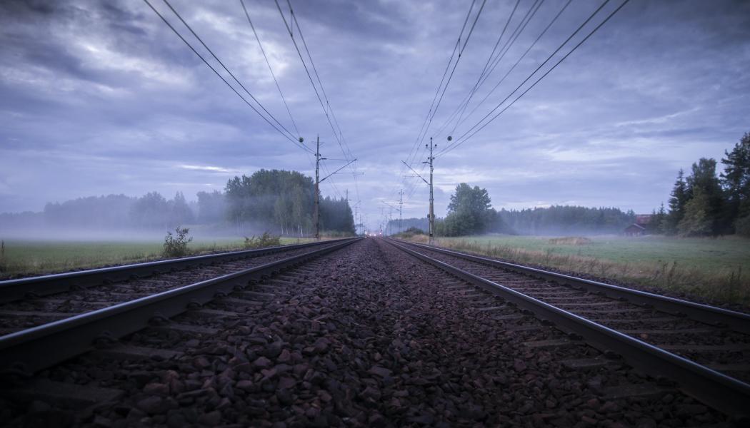 Den nya järnvägen Göteborg–Borås kan kosta över åtta miljarder per mil. Foto: daniel moqvist unsplash