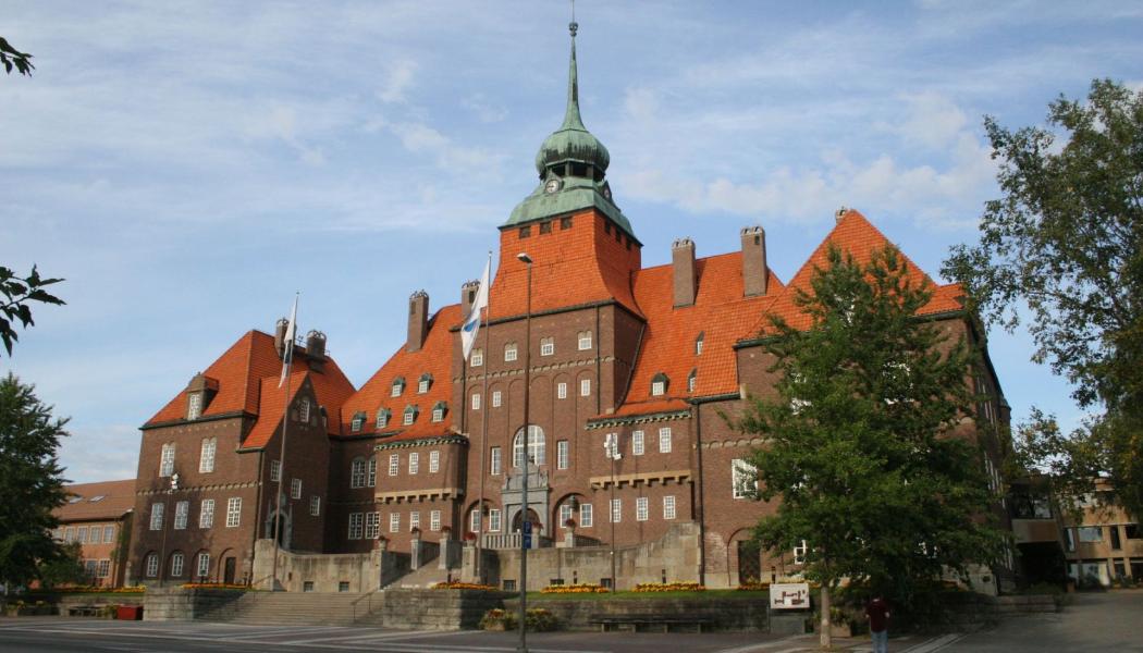 Östersund rådhus. Foto: Jesús Corrius/Wikimedia Commons/https://commons.wikimedia.org/wiki/File:%C3%96stersunds_r%C3%A5dhus.jpg