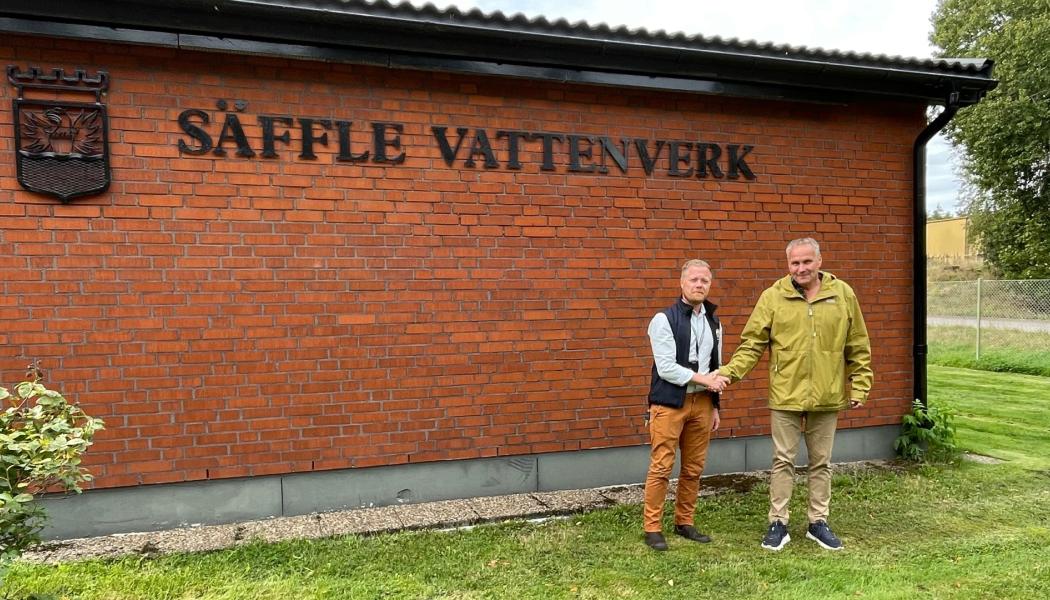 Emil Martinsson, VA-chef på Teknik- och fritidsförvaltningen (vänster) och Christian Broström, projektchef ByggDialog (höger). Foto: ByggDialog

