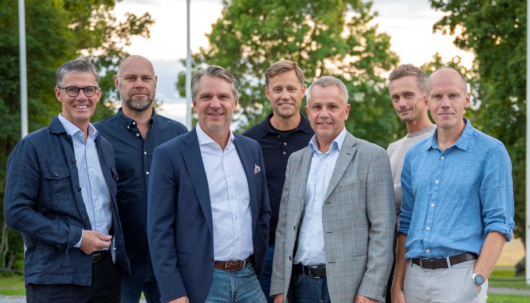 ByggPartnerGruppens nya koncernledning består av, från vänster: Sture Nilsson, Peter Gustafsson, Göran Lundström, Erik Foberg, Roger Käller, Johan Karlsson, David Grimheden. Foto: ByggPartnerGruppen