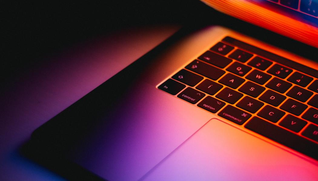 I en tid där hybrid- och molnlösningar blir allt vanligare, förlitar sig många verksamheter fortfarande på föråldrade säkerhetsmodeller som inte håller måttet. Foto: andras vas/unsplash