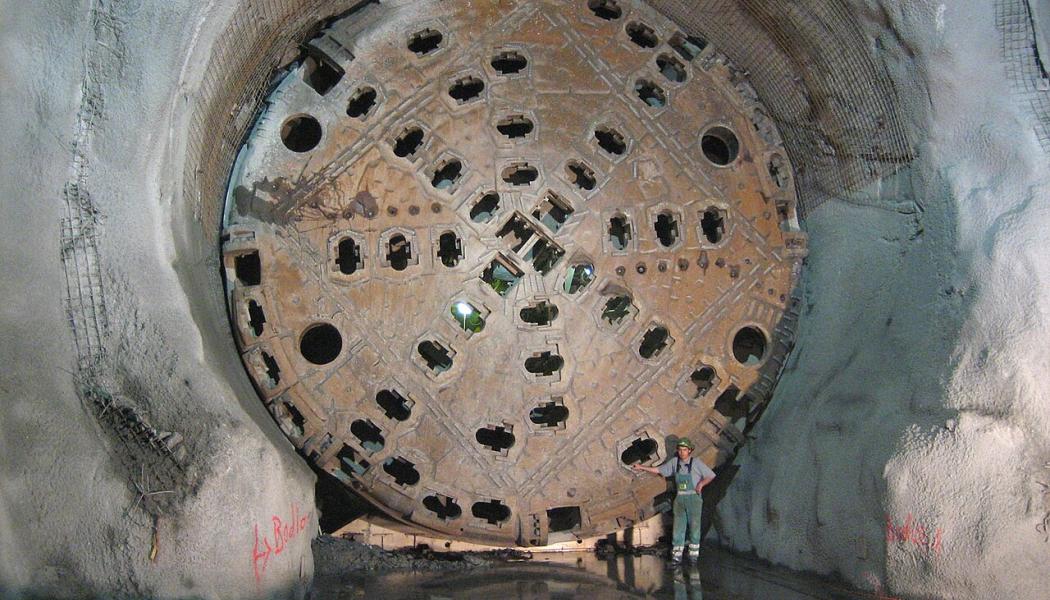 Tunnel boring maching (TBM). Photo: Cooper.ch/Wikimedia Commons