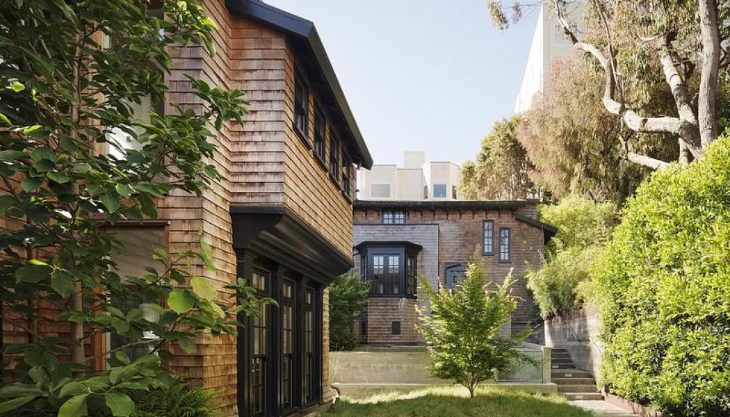 Den renoverade villan i Cow Hollow kombinerar bevarad fasad med moderniserad interiör och öppna ytor. Obs! Det finns fler bilder av interiören i slutet av artikeltexten. Foto: Joe Fletcher