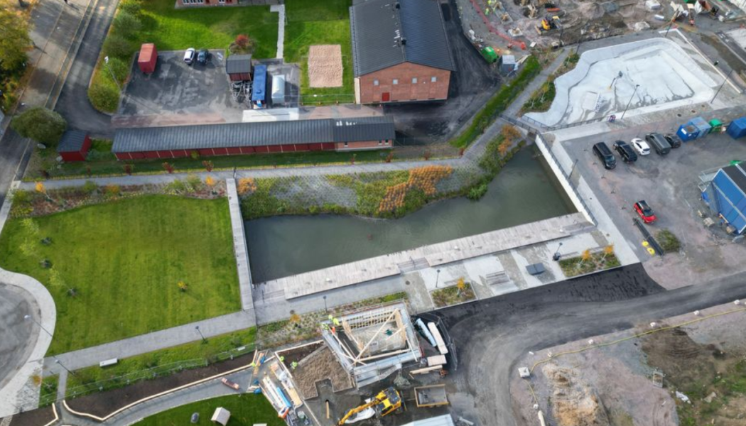 Parken består av tre delar, från vänster: gröna parkrummet, dagvattendammen och aktivitetsplatsen. Foto: Uppsala kommun