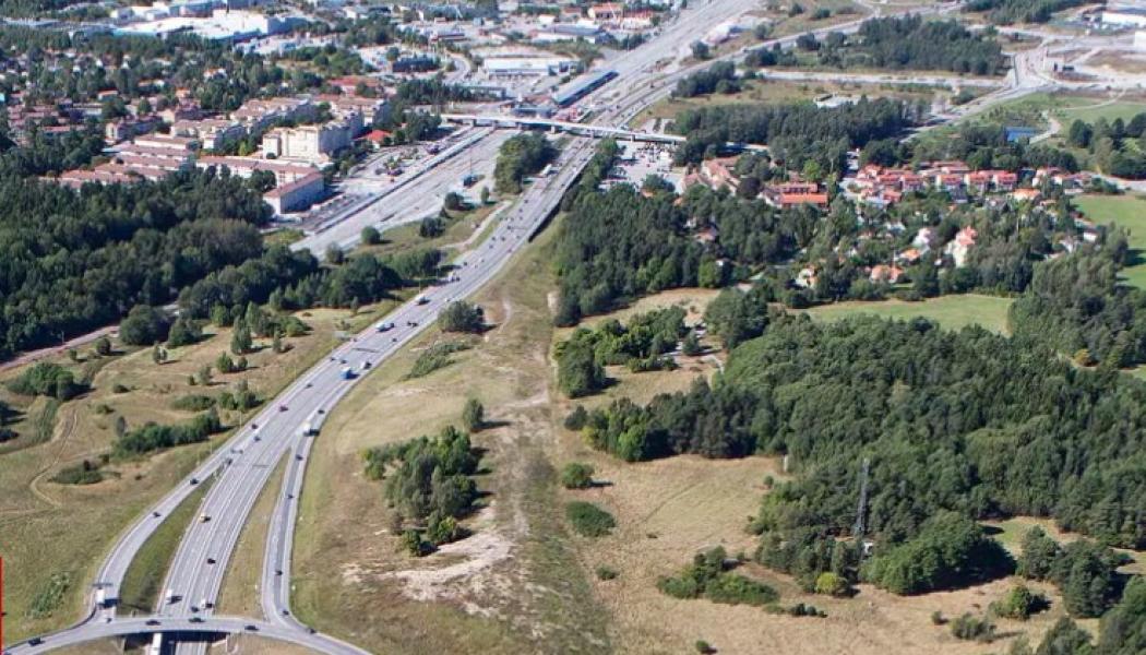 E18 mellan trafikplats Jakobsberg och trafikplats Hjulsta ska byggas ut. Foto: Trafikverket