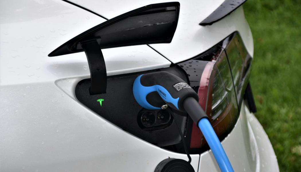 Klartecken för social klimatplan och kommande elbilspremie