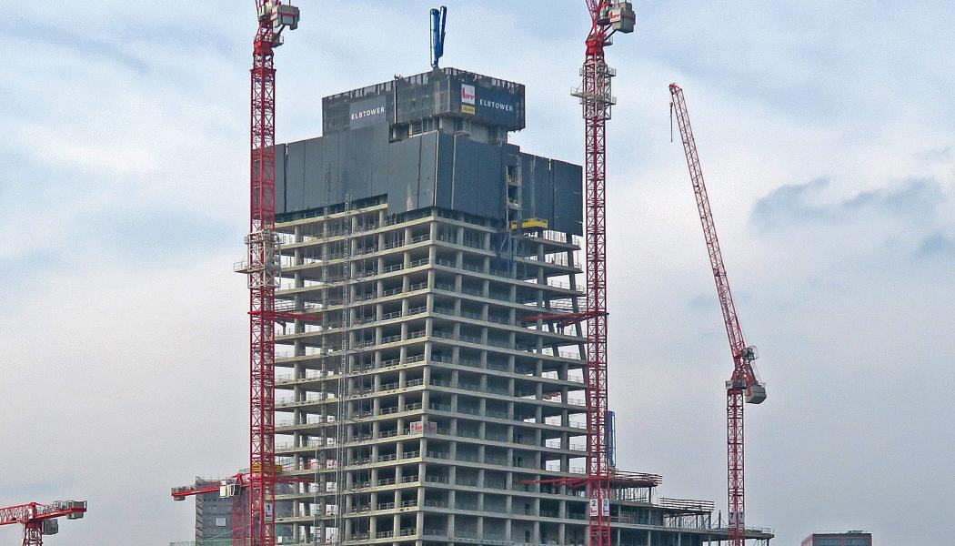 Det halvfärdiga höghuset Elbtower, som fortsätter att sjunka har blivit ett mega-problem för staden Hamburg. Foto: Signa - Holding