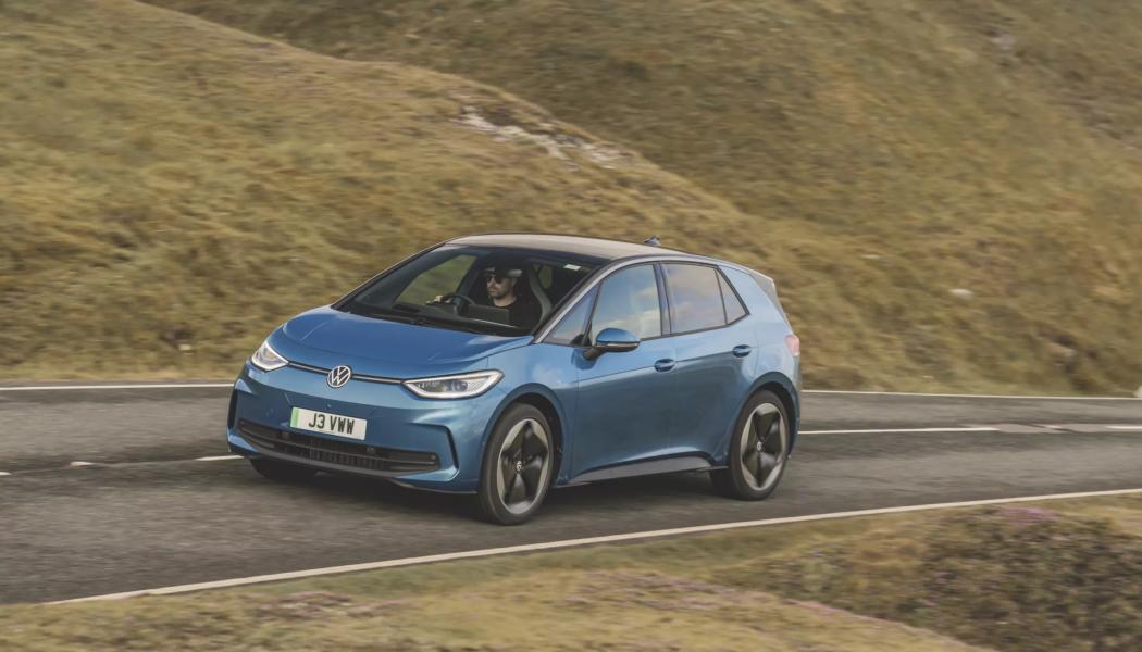 Volkswagen har visat hur prismedvetna tyska konsumenter är genom en kampanj där de erbjöd ID.3 till ungefär samma månadsavgift som en Golf. Kampanjen visade att konsumenter är villiga att köpa elbilar om priset är jämförbart med bensindrivna bilar. Foto: VW