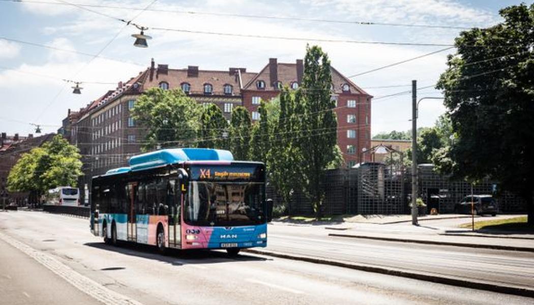 En av linjerna som påverkas av bygget är X4, som får ny körväg och indragna hållplatser. Foto: Eddie Löthman