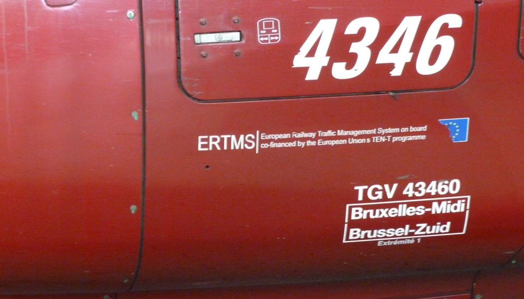 ERTMS-märkning på ett Thalys-tåg. Foto: Alex59330/Wikimedia Commons/https://commons.wikimedia.org/wiki/File:Inscription_ERTMS_sur_un_Thalys.jpg
