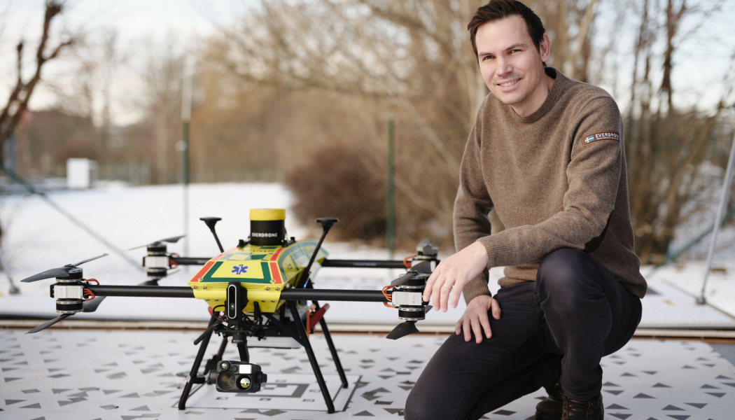 Mats Sällström tillsammans med  Everdrone E3 Foto: Everdrone