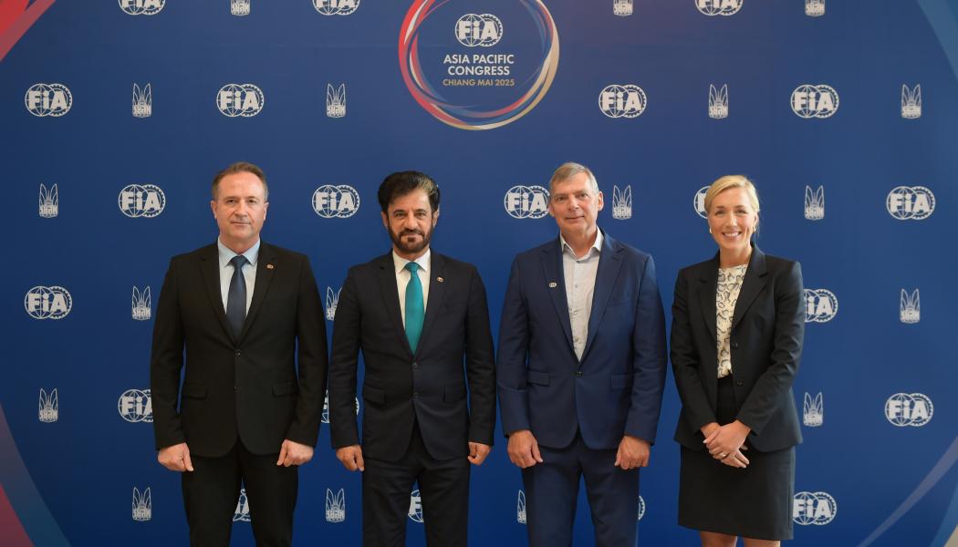 På bilden syns, från vänster, Willem Groenewald, generalsekreterare för Automobile Mobility and Sustainability, Mohammed Ben Sulayem, president, Tim Shearman, vice president, samt Johanna Forseke, Chief Business Officer och vice vd på Greater Than. Foto: Greater Than 