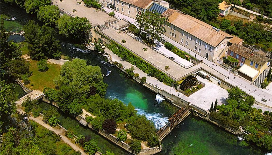 Flera pappersbruk i Frankrike har lagts ned sedan 2024, vilket påverkar både sysselsättning och regional industri. Bilden visar ett bruk i Vallis Clausa, som fortfarande producerar. Foto: Vallis Clausa