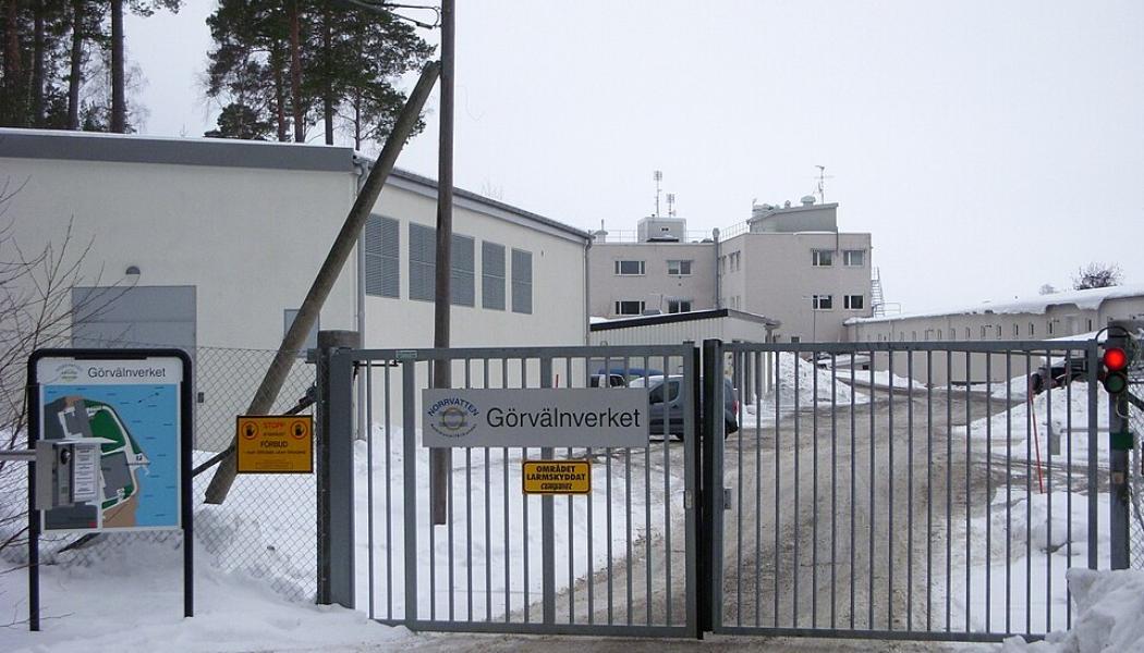 Ett nytt vattenverk ska byggas intill dagens Görvälnverk som stod färdigt 1929. Verket har byggts om i flera etapper och de äldsta delarna i anläggningen är från 1930-talet. Foto: Holger.Ellgaard/Wikimedia Commons/https://commons.wikimedia.org/wiki/File:G%C3%B6rv%C3%A4lnverket_2011b.jpg